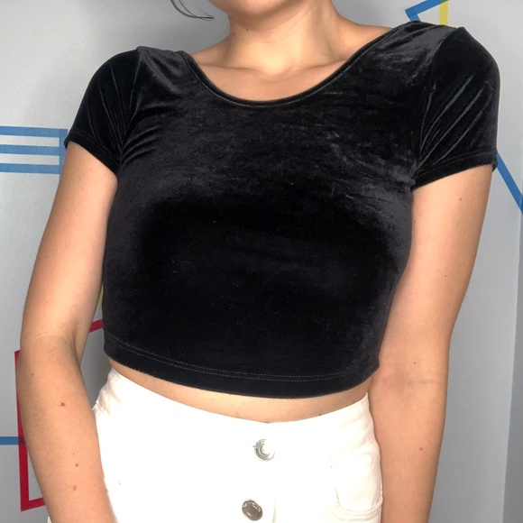 Brandy Melville Black Velvet Crop Top - Picture 1 of 3